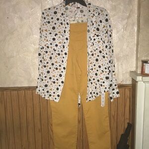 Black,white & mustard per se top paired with old navy pixie pants